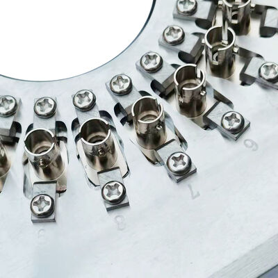 เครื่องปรับปรุงการเคลือบเส้นใยเหล็กไร้ขัด S136 ที่แข็งแรงสําหรับสายเชื่อม ST มีสายเชื่อม 24 ช่องในวงจรหนึ่งและการสูญเสียการใส่ ≤0.20dB