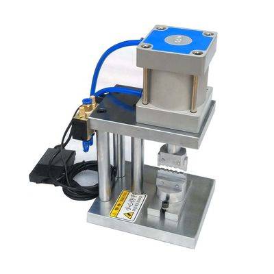 SC LC FC ST MU เครื่องผลิตสายแพทช์ไฟเบอร์แนวตั้งเครื่องจีบแบบนิวเมติก Pneumatic