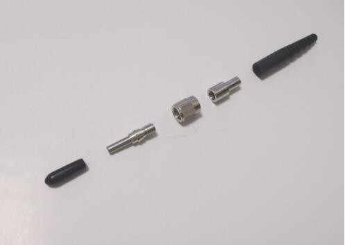 SMA905 ช่องเสียบสายไฟเบอร์ออปติก PC UPC APC ปลอกโลหะโปแลนด์